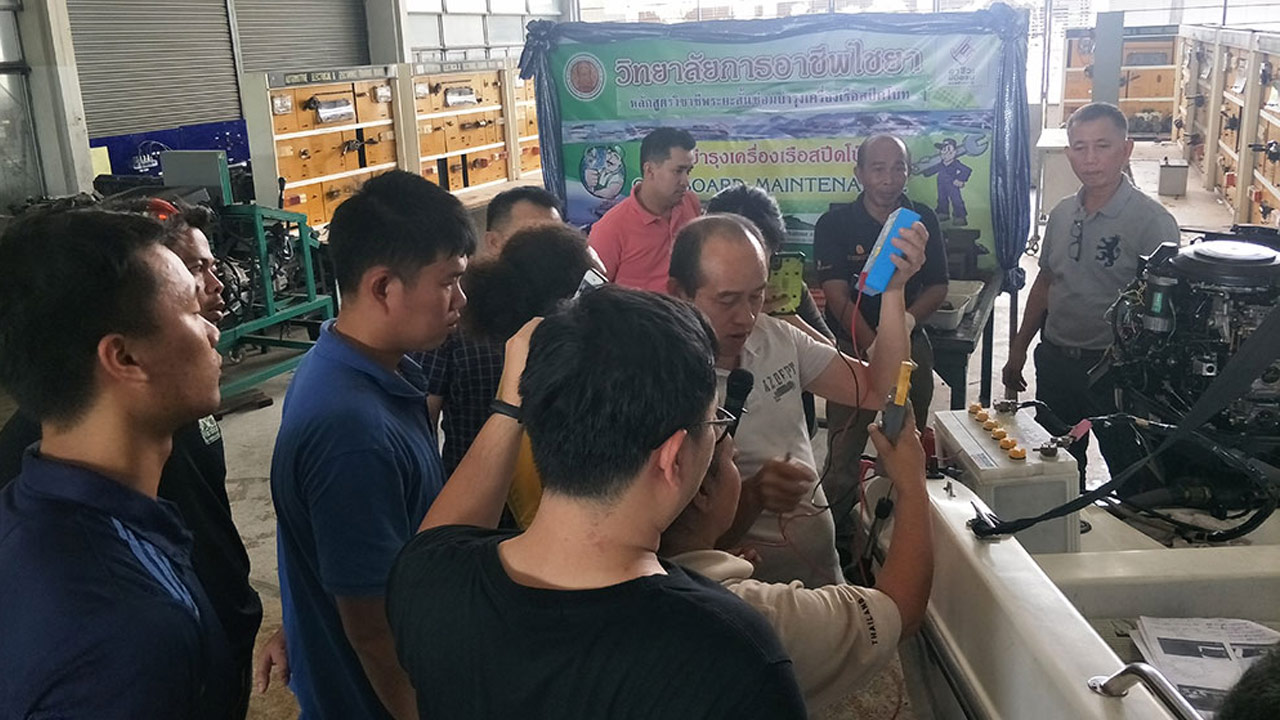 เรียนการซ่อมบำรุง ทักษะการใช้และขับเรือสปีดโบ๊ท