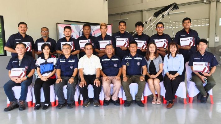 อบรมทักษะการใช้เรือ